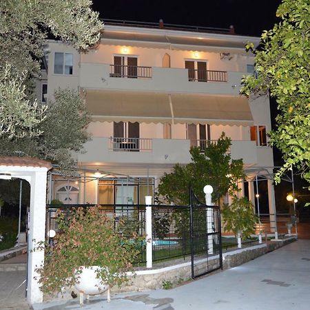 Margarita Apartments Nikiana Exterior foto