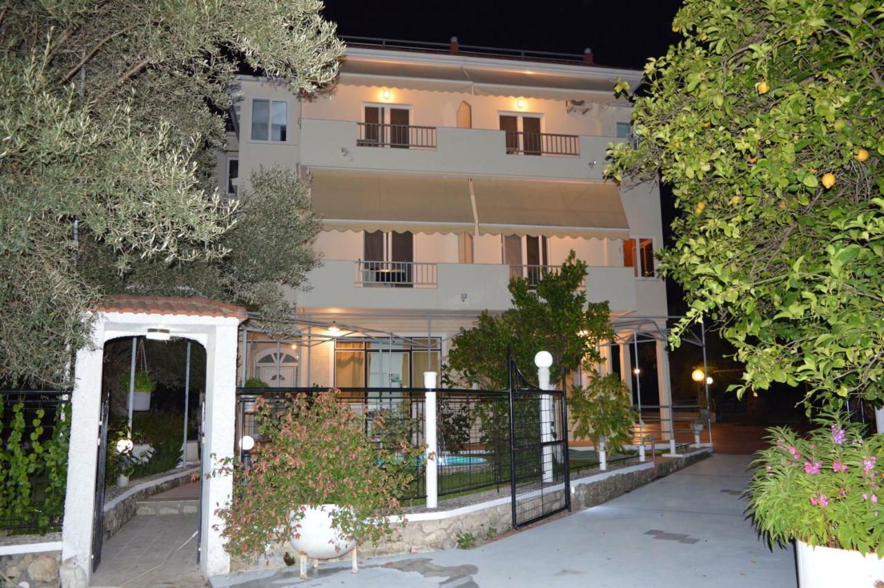 Margarita Apartments Nikiana Exterior foto